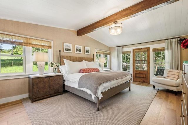 21842 Via Regina, Saratoga, CA 95070