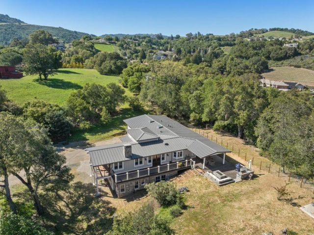 21842 Via Regina, Saratoga, CA 95070