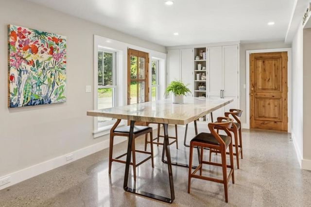 21842 Via Regina, Saratoga, CA 95070