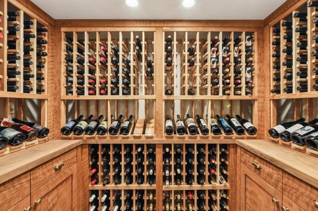 21842 Via Regina, Saratoga, CA 95070