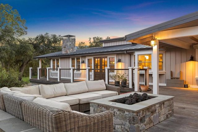 21842 Via Regina, Saratoga, CA 95070