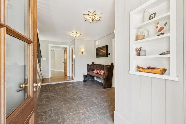 21842 Via Regina, Saratoga, CA 95070