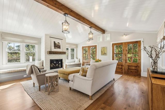 21842 Via Regina, Saratoga, CA 95070