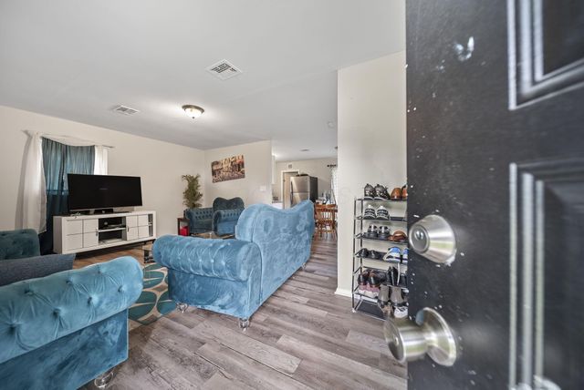 4034 E Mound Street, Columbus, OH 43227