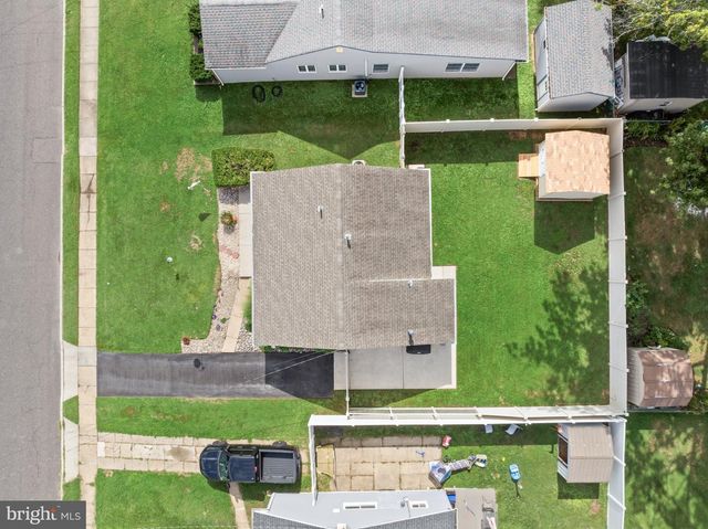 223 E RUDDEROW AVE, Maple Shade, NJ 08052
