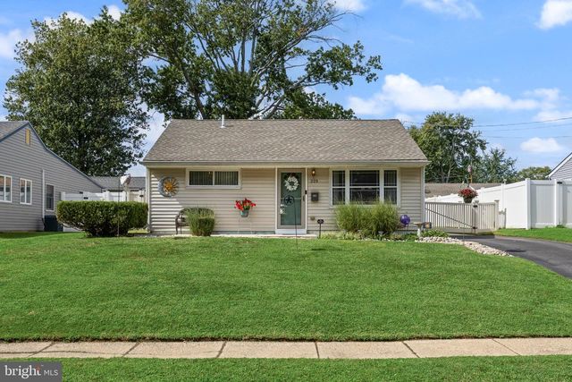 223 E RUDDEROW AVE, Maple Shade, NJ 08052