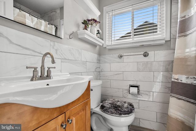 223 E RUDDEROW AVE, Maple Shade, NJ 08052