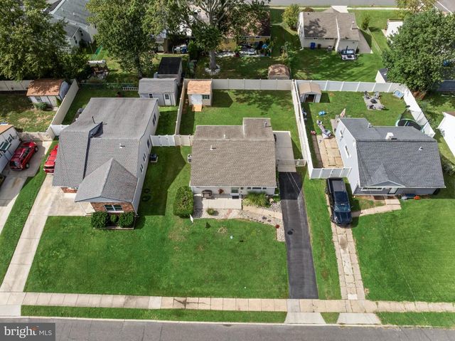 223 E RUDDEROW AVE, Maple Shade, NJ 08052