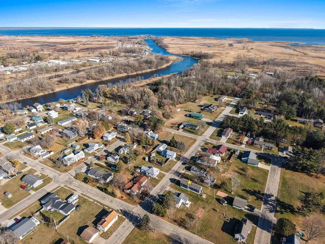 608 5TH STREET, Oconto, WI 54153