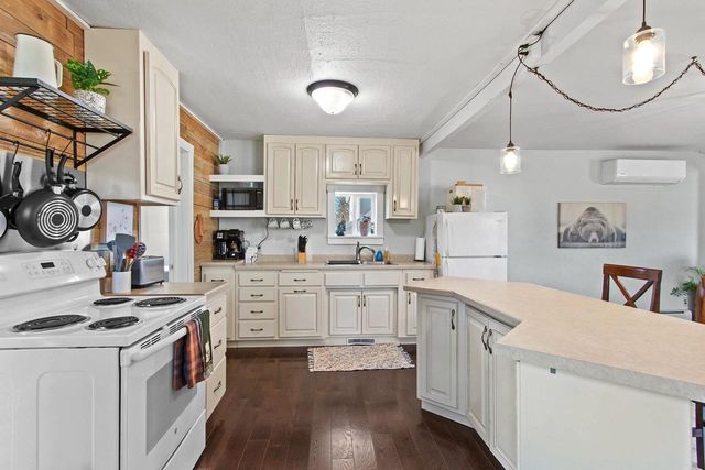 608 5TH STREET, Oconto, WI 54153