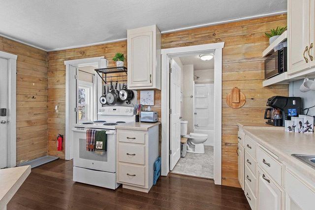 608 5TH STREET, Oconto, WI 54153