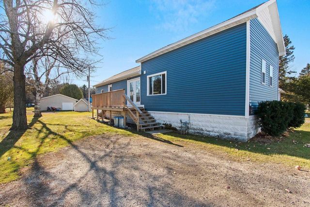 608 5TH STREET, Oconto, WI 54153