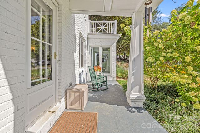 18 Robinwood Avenue, Asheville, NC 28806