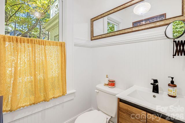 18 Robinwood Avenue, Asheville, NC 28806
