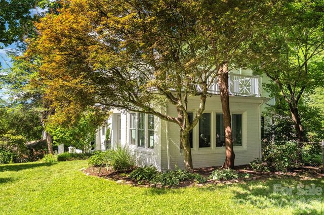 18 Robinwood Avenue, Asheville, NC 28806