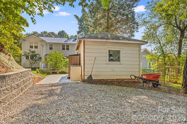 18 Robinwood Avenue, Asheville, NC 28806