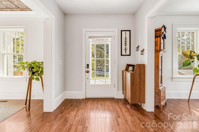 18 Robinwood Avenue, Asheville, NC 28806