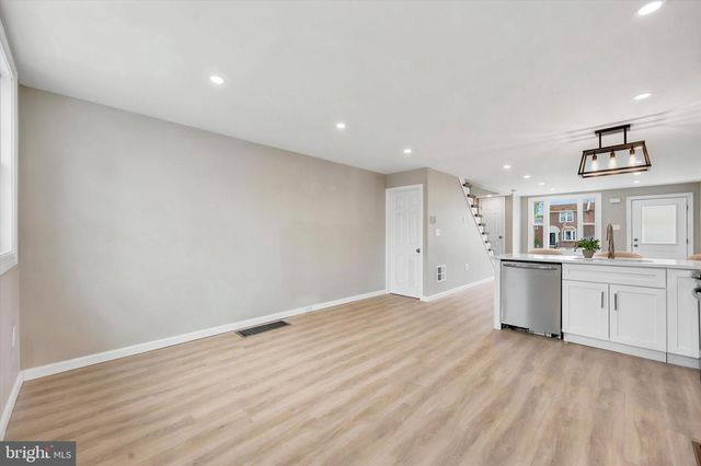 925 MAPLE AVE, Glenolden, PA 19036