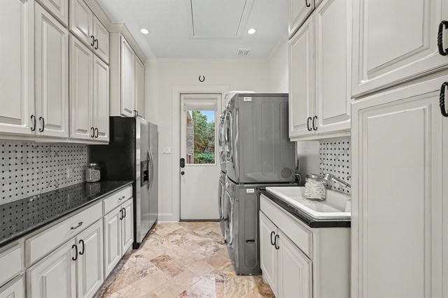 22 Watertree Court, Spring, TX 77380