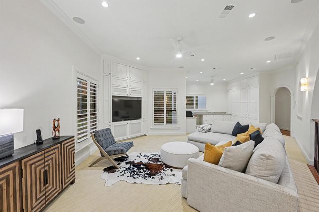 22 Watertree Court, Spring, TX 77380