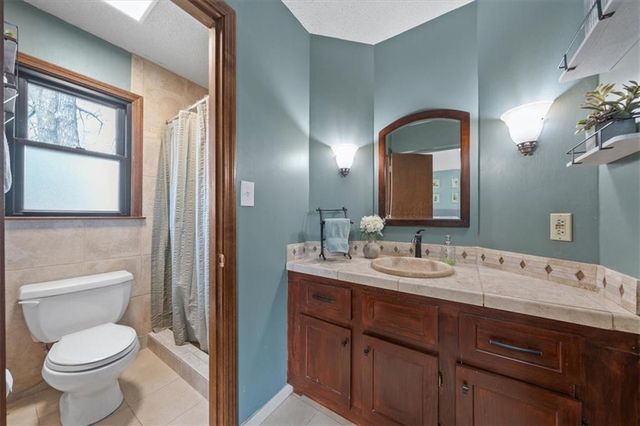 7912 HASKINS Street, Lenexa, KS 66215