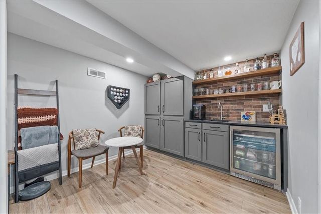 7912 HASKINS Street, Lenexa, KS 66215