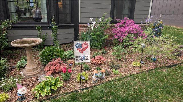 7912 HASKINS Street, Lenexa, KS 66215