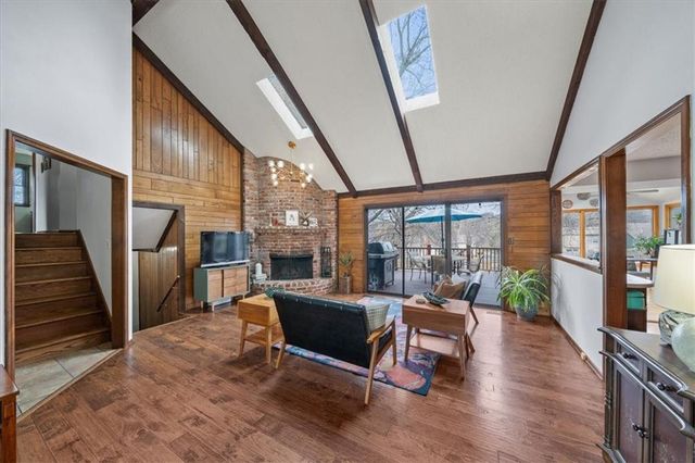 7912 HASKINS Street, Lenexa, KS 66215