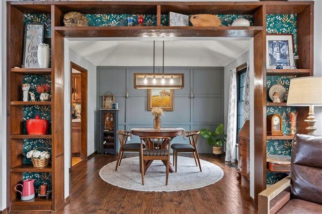 7912 HASKINS Street, Lenexa, KS 66215