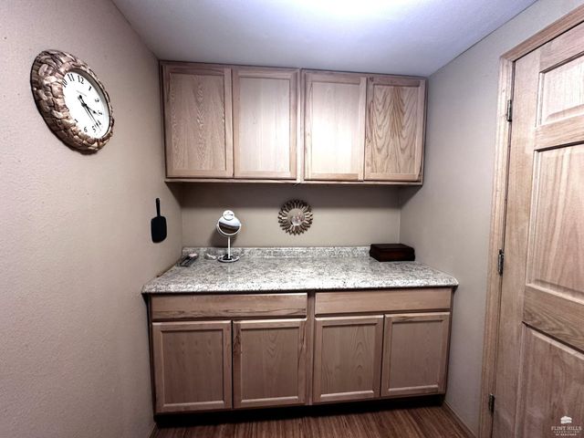 5112 Murray Road, Manhattan, KS 66503