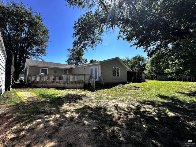5112 Murray Road, Manhattan, KS 66503