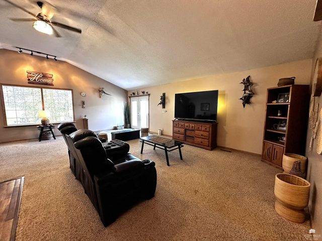 5112 Murray Road, Manhattan, KS 66503