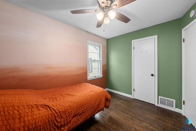 517 S Lyndale Ave Avenue, Sioux Falls, SD 57110