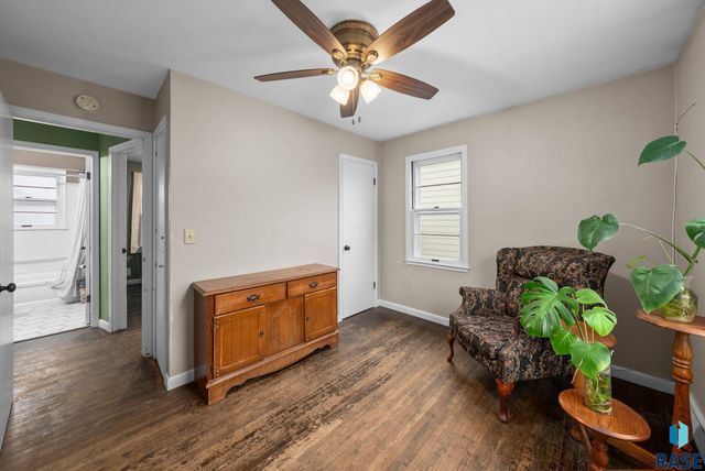 517 S Lyndale Ave Avenue, Sioux Falls, SD 57110