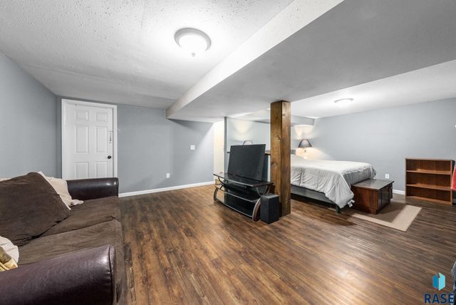 517 S Lyndale Ave Avenue, Sioux Falls, SD 57110