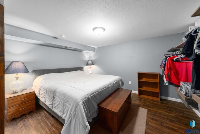 517 S Lyndale Ave Avenue, Sioux Falls, SD 57110