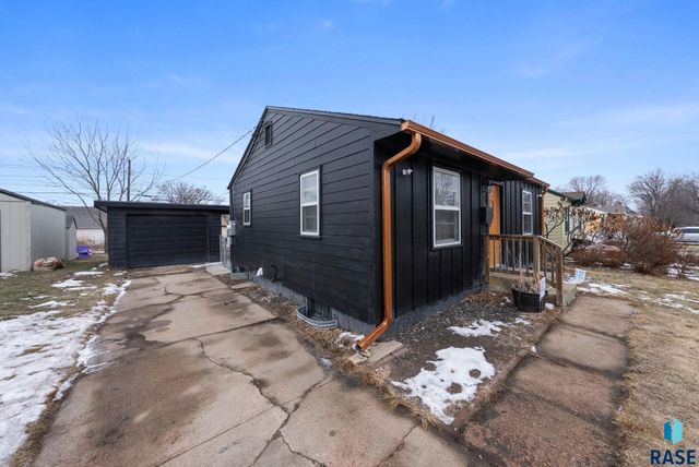 517 S Lyndale Ave Avenue, Sioux Falls, SD 57110