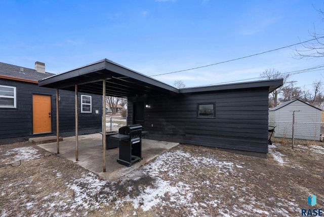 517 S Lyndale Ave Avenue, Sioux Falls, SD 57110