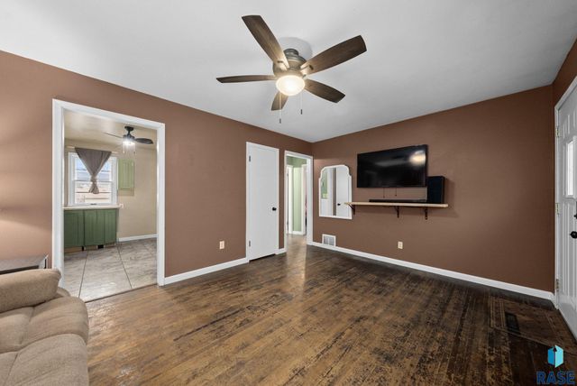 517 S Lyndale Ave Avenue, Sioux Falls, SD 57110