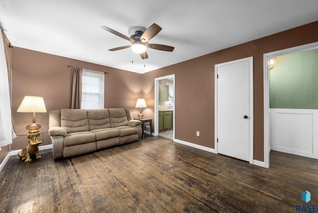 517 S Lyndale Ave Avenue, Sioux Falls, SD 57110