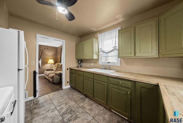 517 S Lyndale Ave Avenue, Sioux Falls, SD 57110