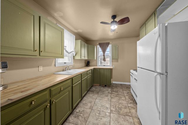 517 S Lyndale Ave Avenue, Sioux Falls, SD 57110