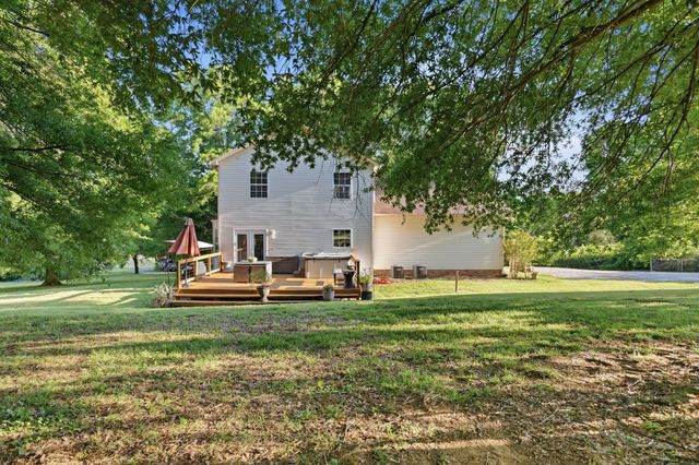 1038 S Cross Bridges Rd, Mount Pleasant, TN 38474