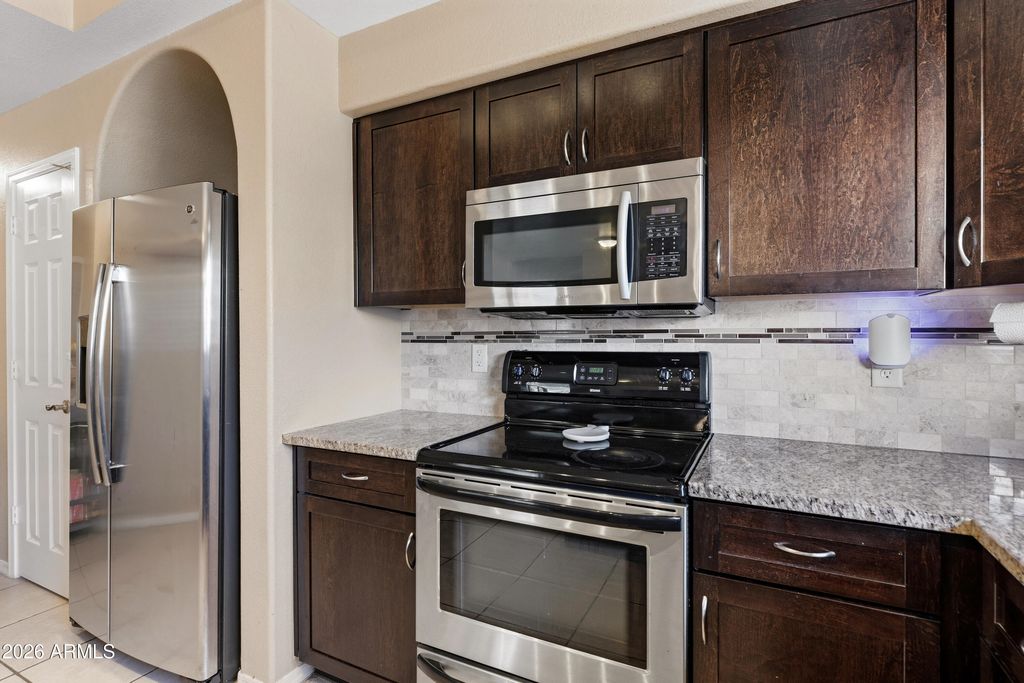 Image 11 of property listing at 5044 E SIESTA Drive 3, Phoenix, AZ 85044