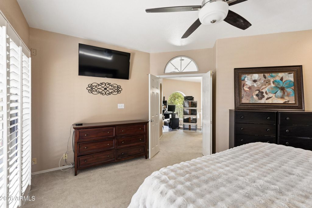 Image 15 of property listing at 5044 E SIESTA Drive 3, Phoenix, AZ 85044
