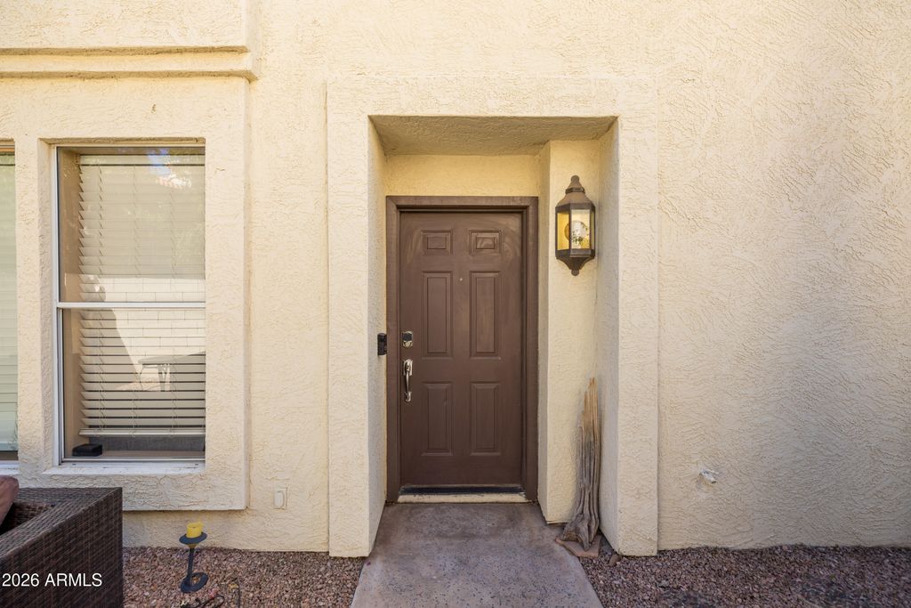 Image 2 of property listing at 5044 E SIESTA Drive 3, Phoenix, AZ 85044
