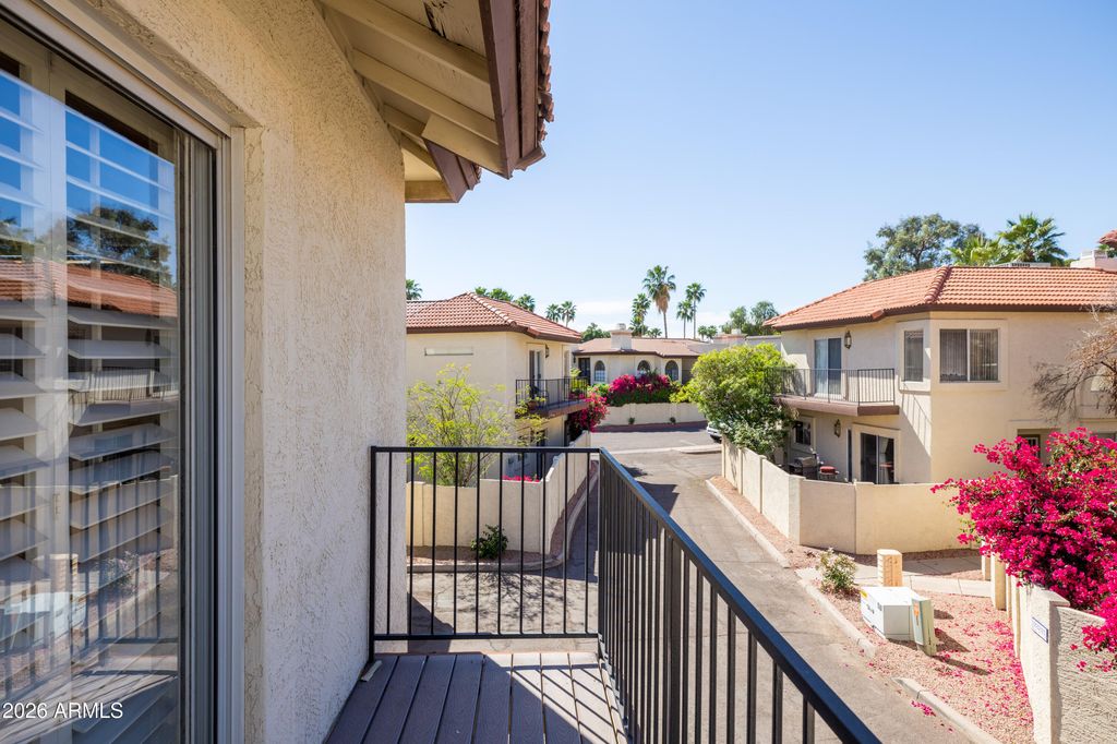 Image 23 of property listing at 5044 E SIESTA Drive 3, Phoenix, AZ 85044