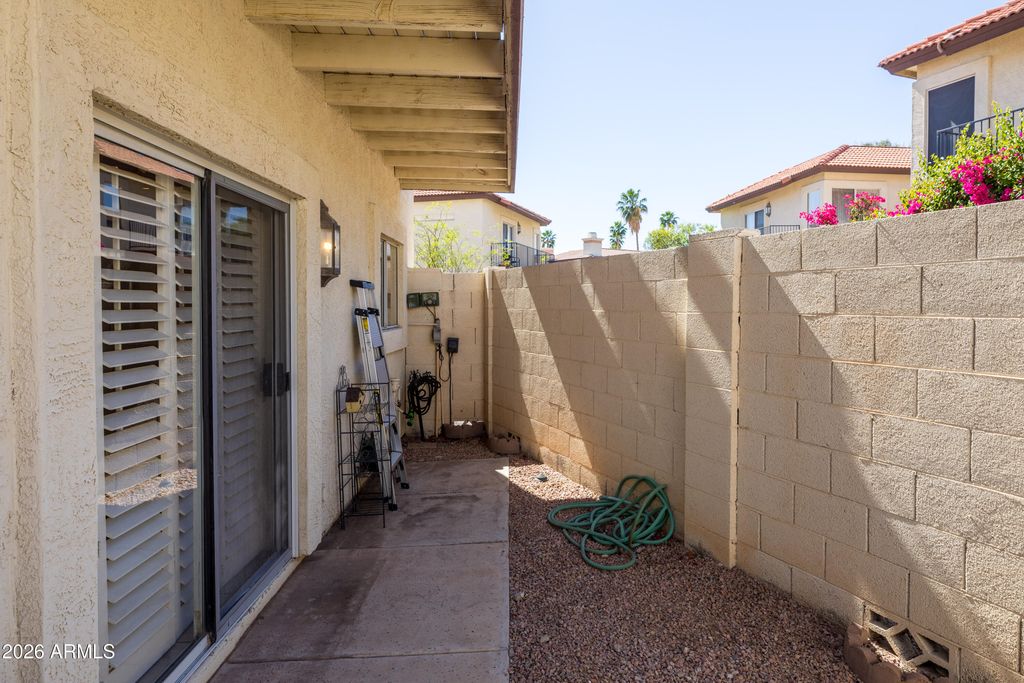 Image 24 of property listing at 5044 E SIESTA Drive 3, Phoenix, AZ 85044