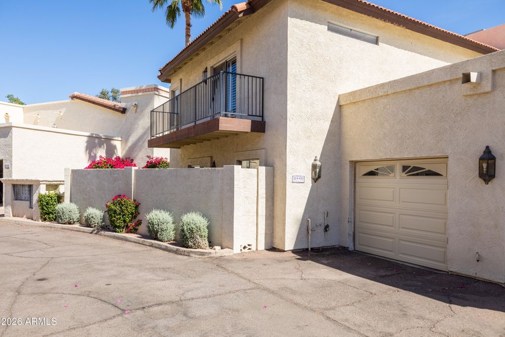 Image 25 of property listing at 5044 E SIESTA Drive 3, Phoenix, AZ 85044
