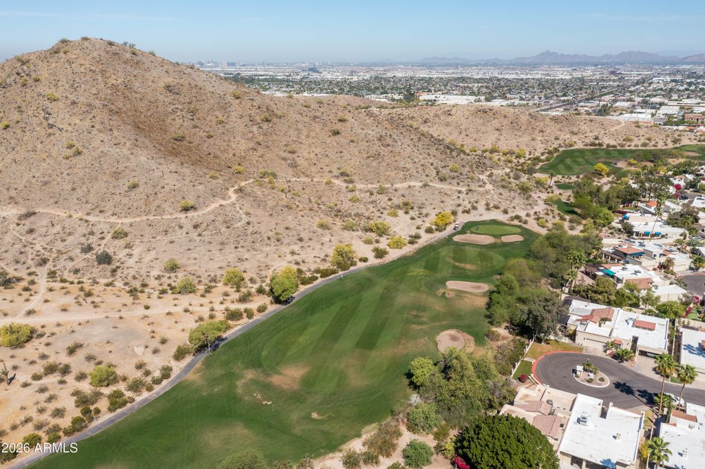 Image 35 of property listing at 5044 E SIESTA Drive 3, Phoenix, AZ 85044